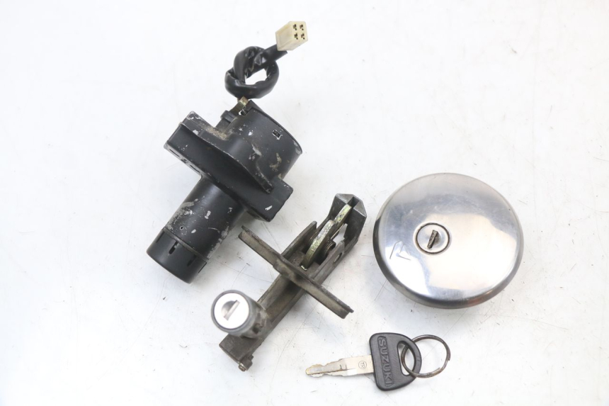 photo de KIT SERRURE CLE NEIMAN SUZUKI GSX E 250 (1982 - 1983)
