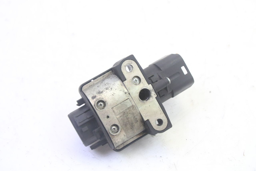 photo de KIT SERRURE CLE NEIMAN PIAGGIO MP3 HPE 350 (2018 - 2020) - Points de fixation