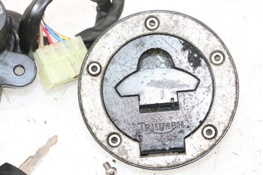 photo de KIT SERRURE CLE NEIMAN TRIUMPH SPRINT 900 (1995 - 1998)