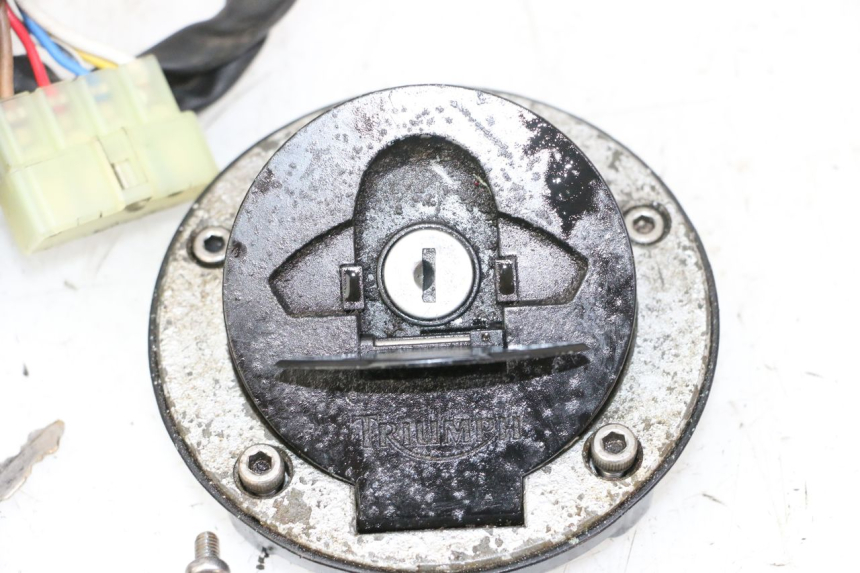 photo de KIT SERRURE CLE NEIMAN TRIUMPH SPRINT 900 (1995 - 1998)