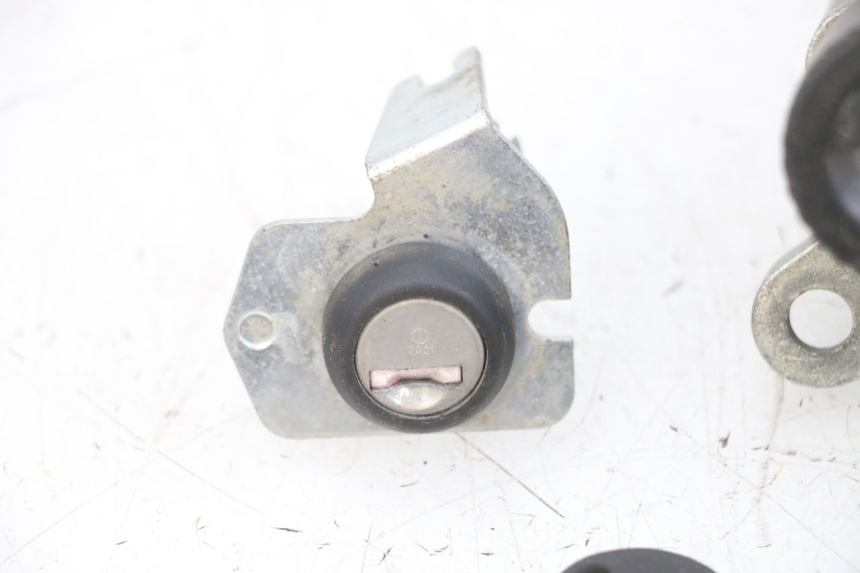 photo de KIT SERRURE CLE NEIMAN YAMAHA TZR 50 (2008 - 2016) - Vue produit