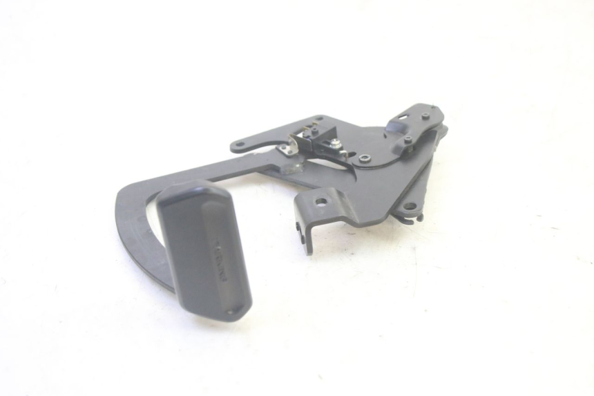 photo de LEVIER FREIN PARKING YAMAHA TRICITY 300 (2020 - 2024) - Gros plan technique