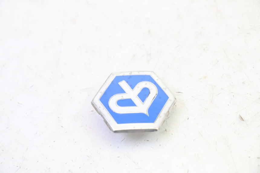 photo de LOGO MARQUE PIAGGIO FLY 4T 50 (2013 - 2017) - Détail de la pièce
