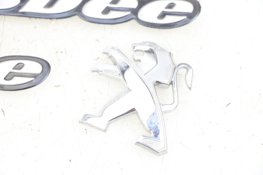 photo de LOGO MARQUE PEUGEOT KISBEE 4T 50 (2010 - 2017) - Zoom état d’usage