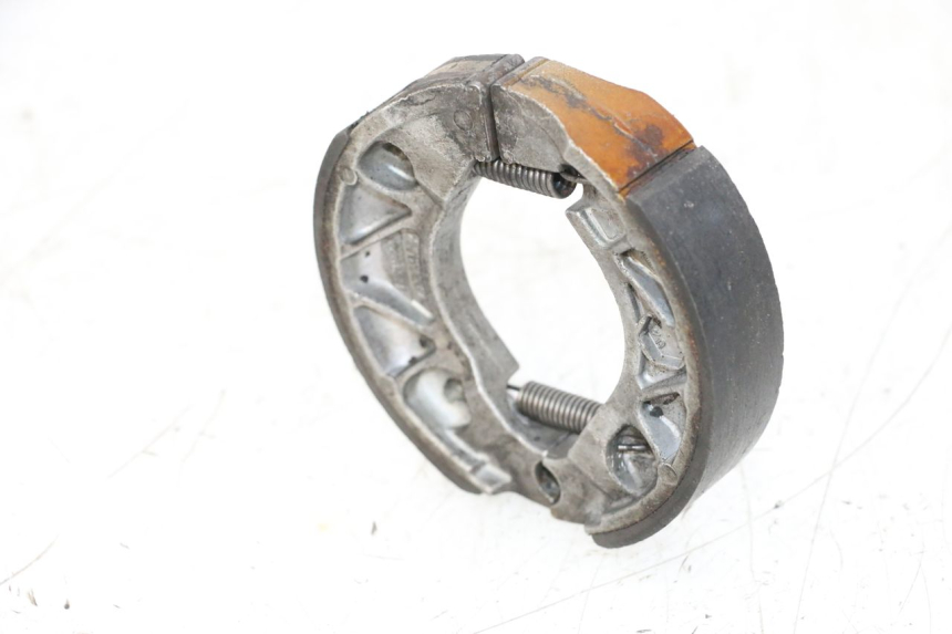 photo de MACHOIRE FREIN MBK BOOSTER SPIRIT NAKED 50 (2004 - 2017) - Détail de la pièce