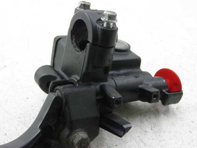 photo de MAITRE CYLINDRE FREIN ARRIERE HONDA FES S-WING SWING ABS 125 (2007 - 2015)