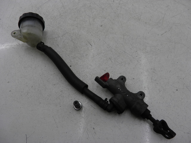 photo de MAITRE CYLINDRE ARRIERE HONDA NTV DEAUVILLE 650 (2001 - 2006)