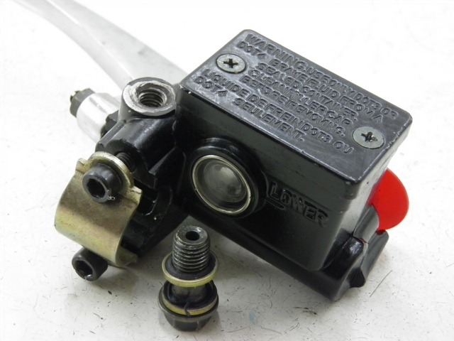 photo de MAITRE CYLINDRE ARRIERE JM MOTOR S-MAX 125 (2010 - 2014) - Points de fixation