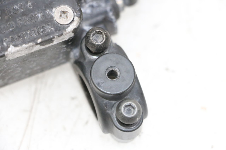 photo de MAITRE CYLINDRE AVANT MBK BOOSTER SPIRIT NAKED 50 (2004 - 2017) - Autre angle de vue