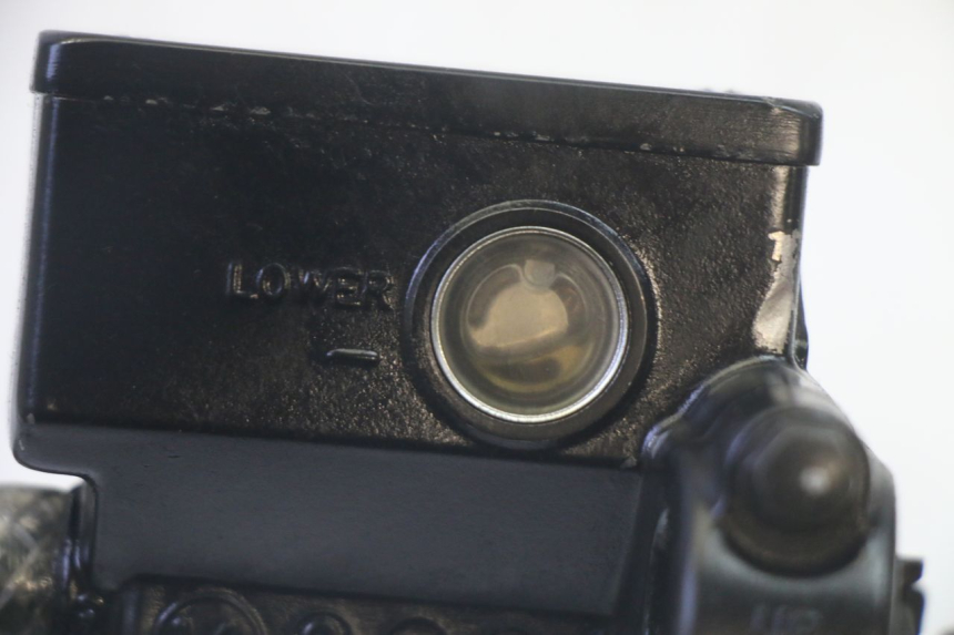 photo de MAITRE CYLINDRE AVANT SUZUKI BURGMAN EXECUTIVE ABS 650 (2006 - 2012) - Gros plan technique