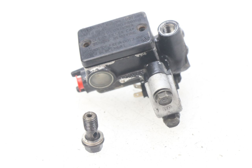 photo de MAITRE CYLINDRE AVANT HONDA CBR R 125 (2003 - 2006)