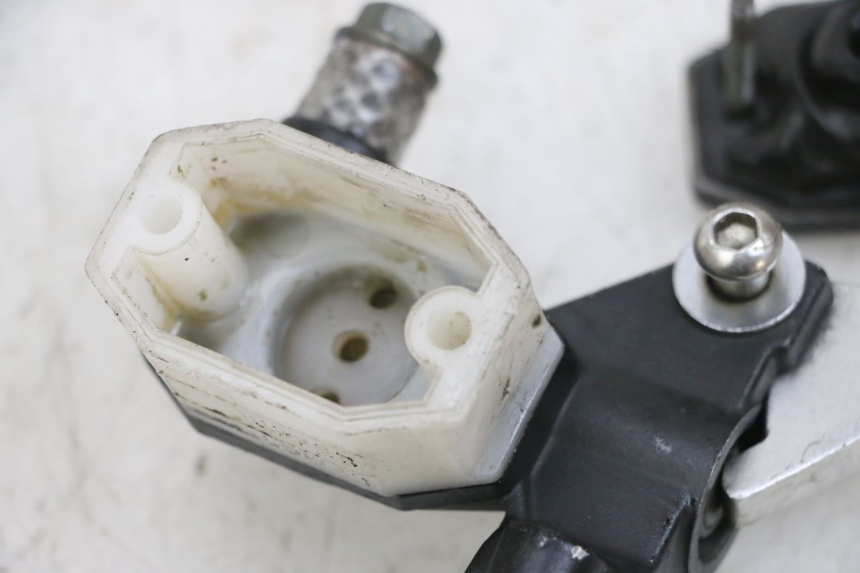 photo de MAITRE CYLINDRE AVANT SYM CROX 4T 50 (2016 - 2023) - Zoom état d’usage