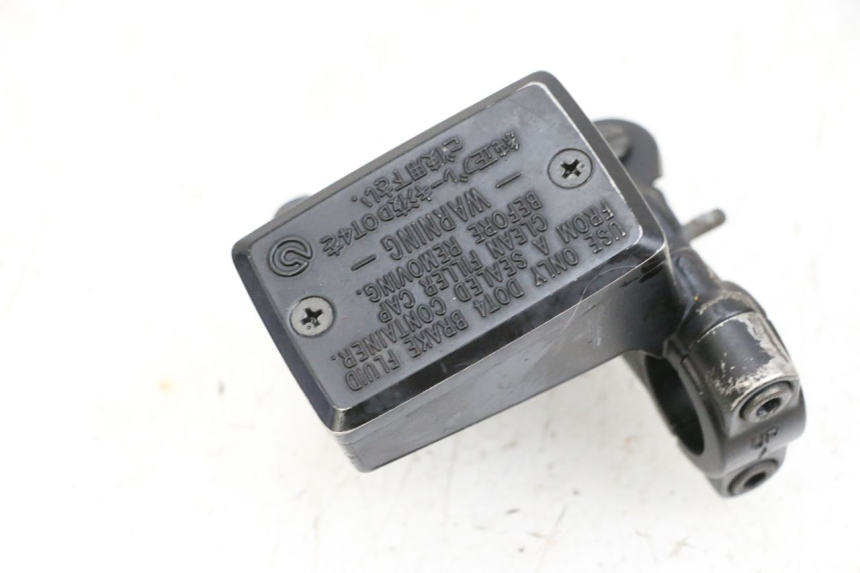 photo de MAITRE CYLINDRE AVANT YAMAHA FJR ABS 1300 (2006 - 2012) - État de surface