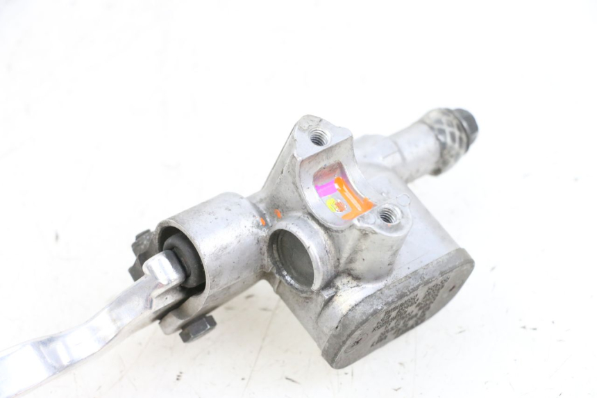 photo de MAITRE CYLINDRE AVANT MBK FLIPPER 115 (2013 - 2017) - Gros plan technique