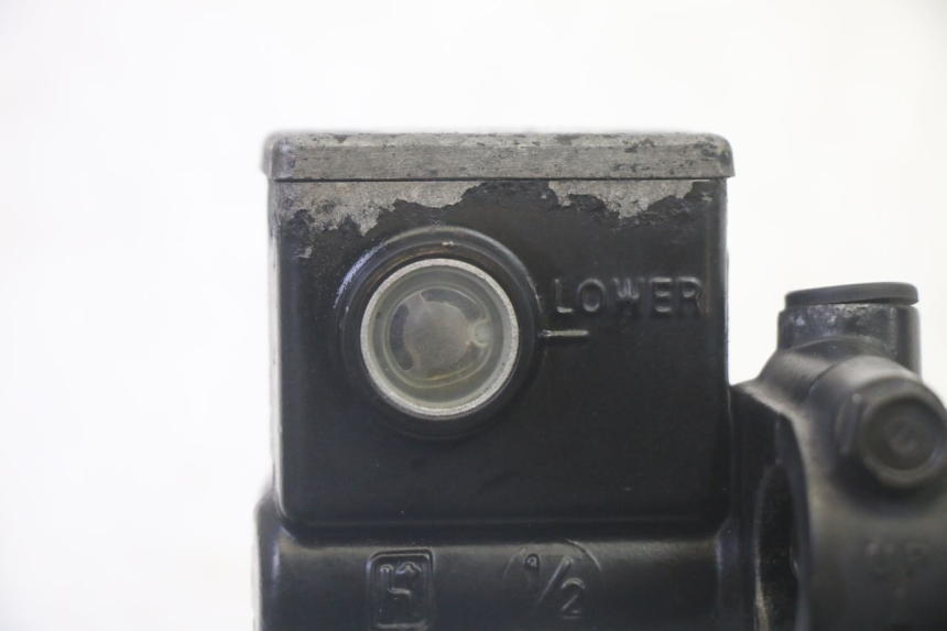 photo de MAITRE CYLINDRE AVANT SYM GTS EVO 125 (2009 - 2013) - Gros plan technique