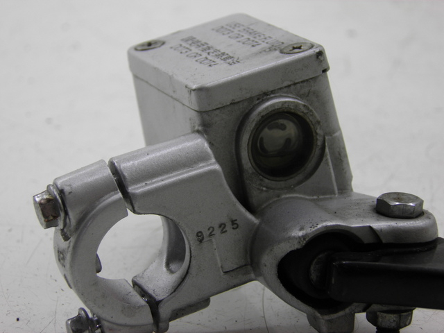 photo de MAITRE CYLINDRE AVANT KYMCO AGILITY CITY 4T 50 (2008 - 2016) - Vue d’ensemble