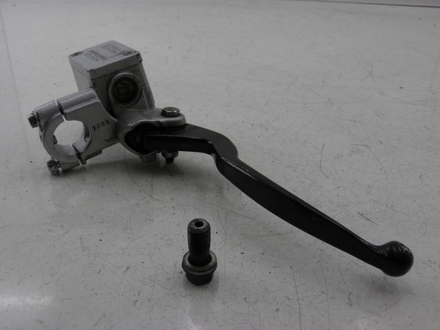 photo de MAITRE CYLINDRE AVANT KYMCO AGILITY CITY 4T 50 (2008 - 2016) - Points de fixation