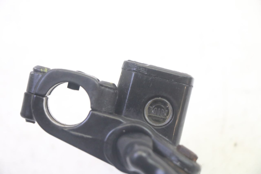 photo de MAITRE CYLINDRE AVANT PIAGGIO MP3 RL 250 (2007 - 2010) - Gros plan technique