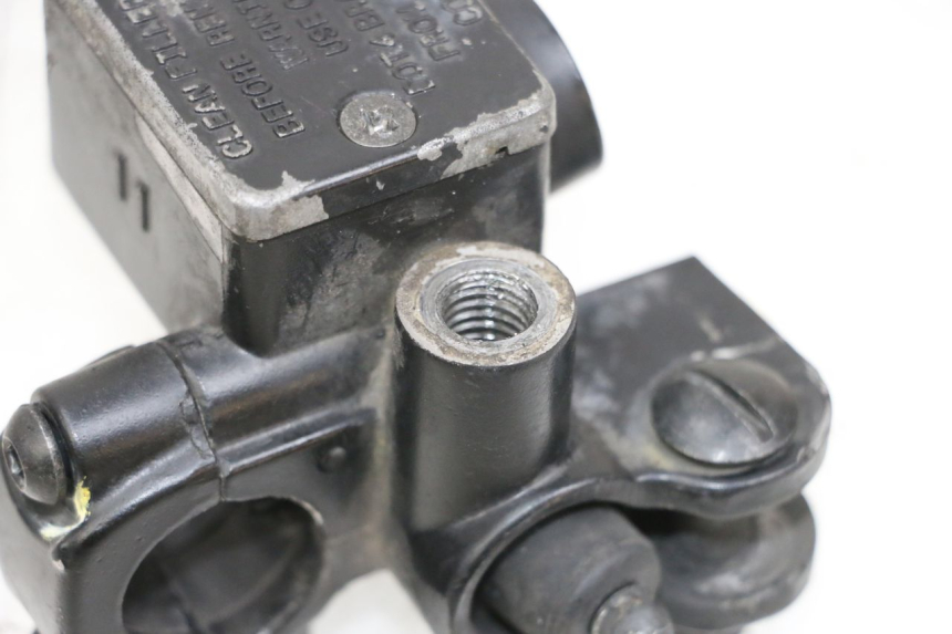 photo de MAITRE CYLINDRE AVANT PIAGGIO NEW TYPHOON 50 (2018 - 2021) - Points de fixation