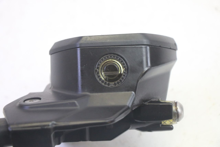 photo de MAITRE CYLINDRE AVANT BMW R GS 1250 (2021 - 2024) - Points de fixation