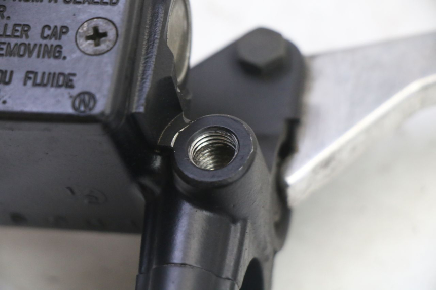 photo de MAITRE CYLINDRE AVANT PEUGEOT SATELIS 250 (2006 - 2012)