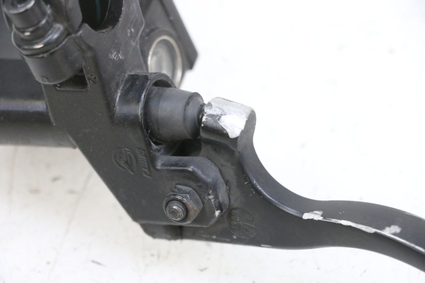 photo de MAITRE CYLINDRE AVANT PEUGEOT SPEEDFIGHT 4 4T EFI 50 (2021 - 2025) - Gros plan technique