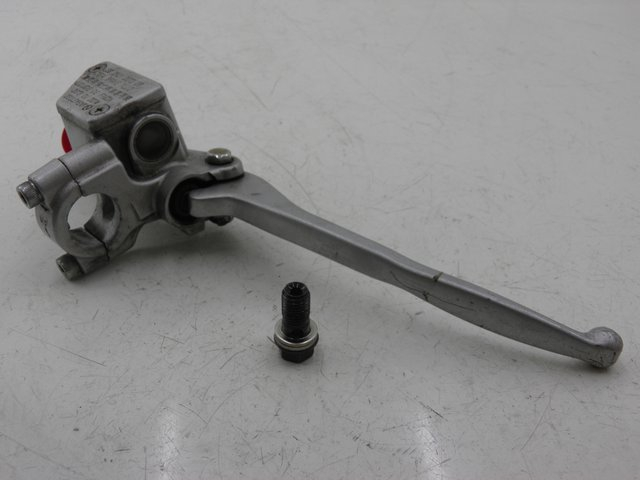 photo de MAITRE CYLINDRE AVANT SYM MIO 50 (2005 - 2010) - Détail de la pièce