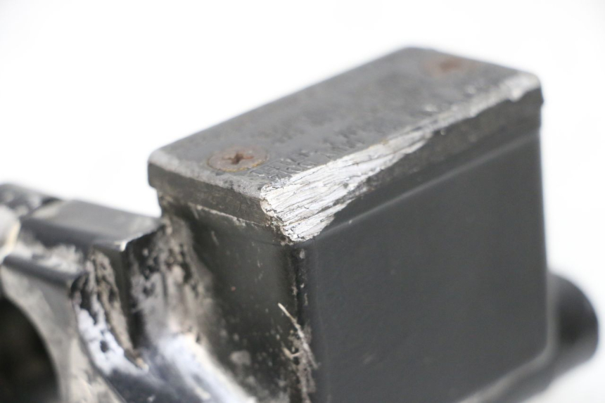 photo de MAITRE CYLINDRE AVANT YAMAHA TTR 125 (2000 - 2020) - Points de fixation