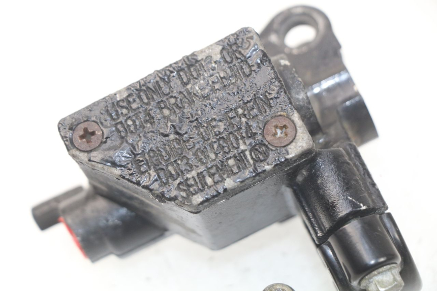 photo de MAITRE CYLINDRE AVANT PEUGEOT TWEET 125 (2010 - 2017) - Vue d’ensemble