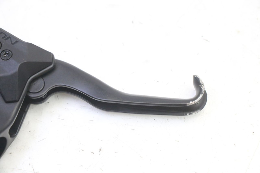 photo de MAITRE CYLINDRE AVANT DUALTRON VICTOR LIMITED 1