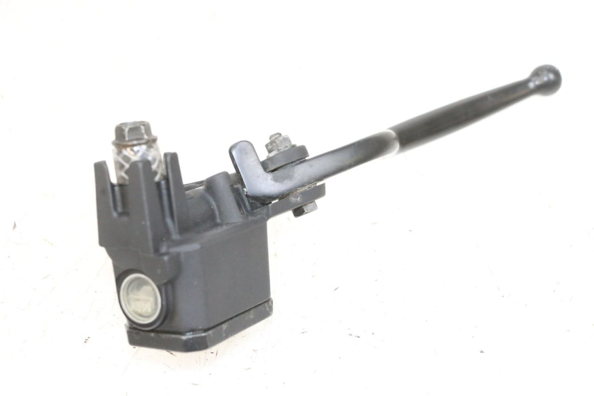 photo de MAITRE CYLINDRE AVANT YAMAHA XMAX X-MAX 125 (2006 - 2009) - Gros plan technique