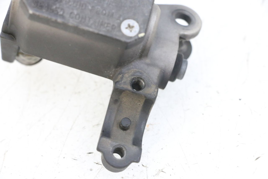 photo de MAITRE CYLINDRE AVANT YAMAHA X-MAX XMAX 125 (2010 - 2013) - Autre angle de vue