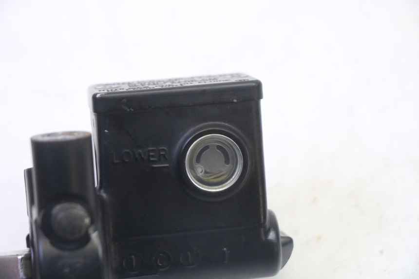 photo de MAITRE CYLINDRE FREIN ARRIERE SUZUKI BURGMAN 125 (2007 - 2014)