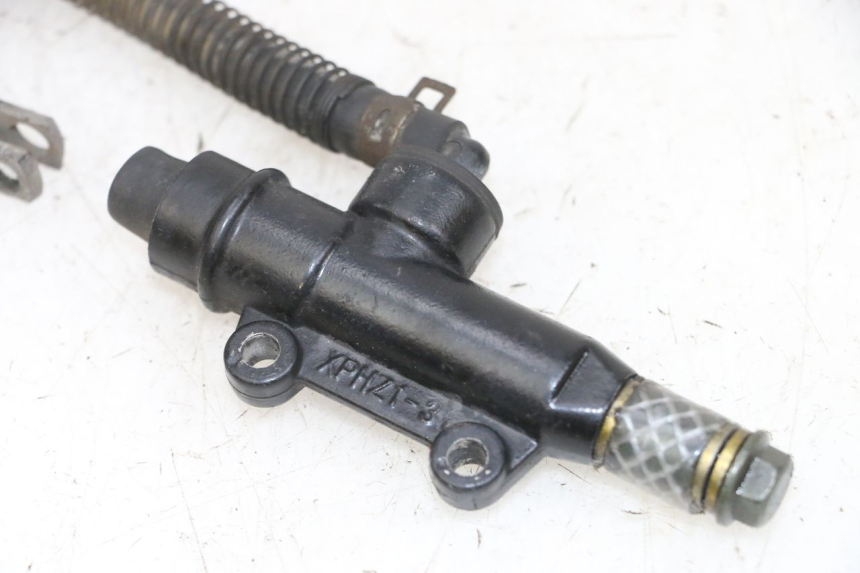 photo de MAITRE CYLINDRE ARRIERE KSR CODE 125 (2018 - 2020) - Gros plan technique