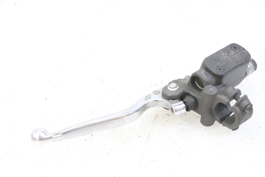 photo de MAITRE CYLINDRE ARRIERE PEUGEOT ELYSTAR 125 (2002 - 2007)