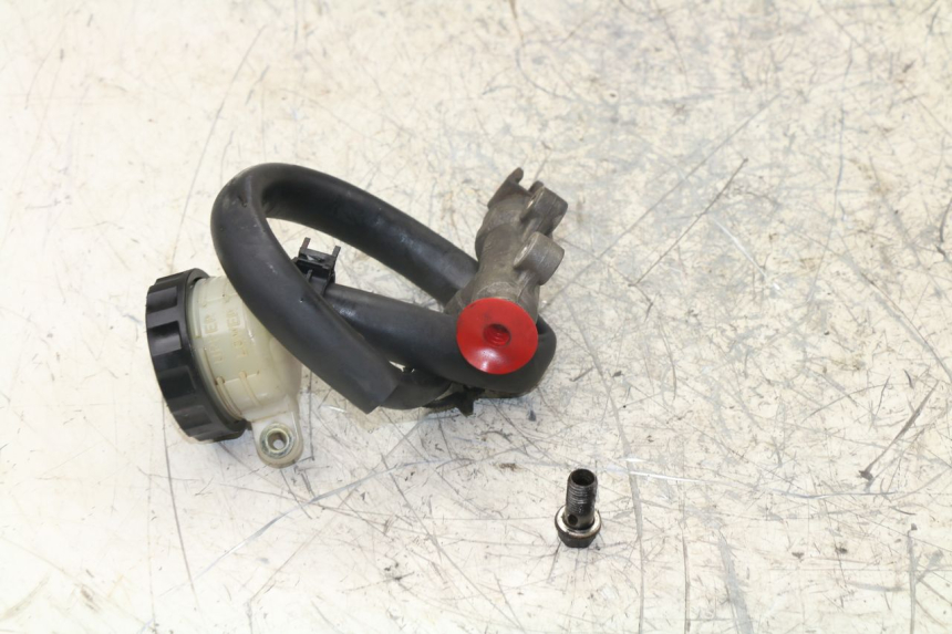 photo de MAITRE CYLINDRE ARRIERE HONDA VFR 750 (1994 - 1997)