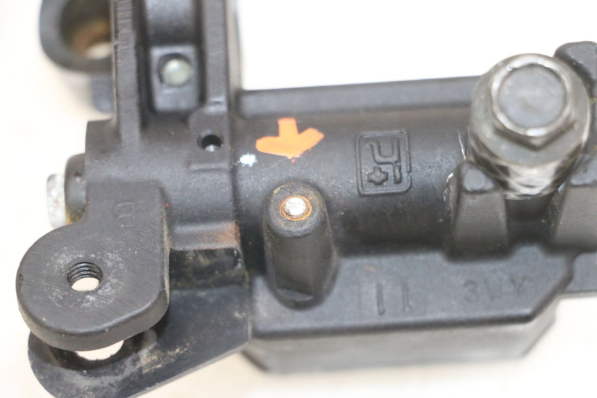 photo de MAITRE CYLINDRE FREIN ARRIERE YAMAHA XMAX X-MAX 125 (2006 - 2009) - Gros plan technique