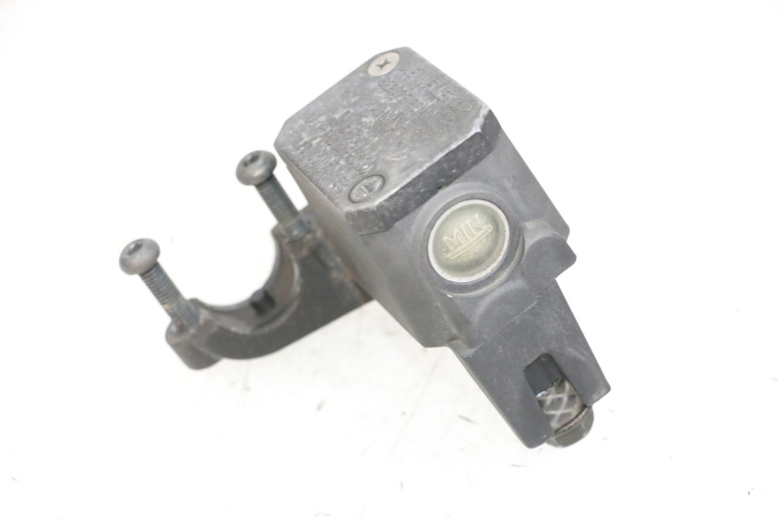 photo de MAITRE CYLINDRE FREIN ARRIERE YAMAHA X-MAX XMAX 125 (2010 - 2013) - Gros plan technique