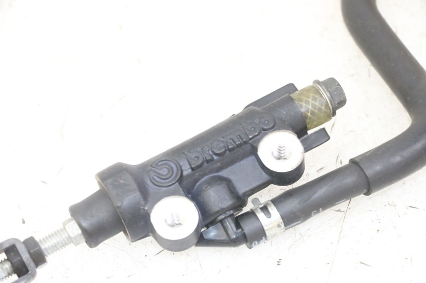 photo de MAITRE CYLINDRE ARRIERE YAMAHA XJ6 ABS 600 (2008 - 2016)