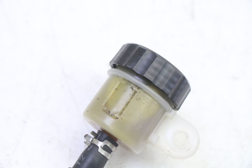 photo de MAITRE CYLINDRE ARRIERE YAMAHA XJ6 ABS 600 (2008 - 2016)