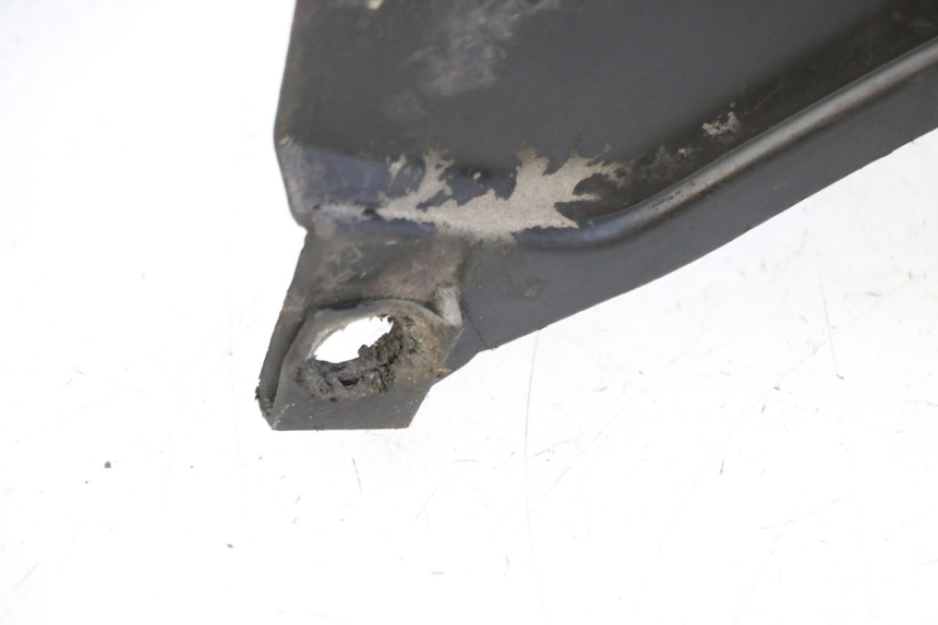 photo de MARCHE PIED MBK BOOSTER SPIRIT 50 (2004 - 2017) - Gros plan technique