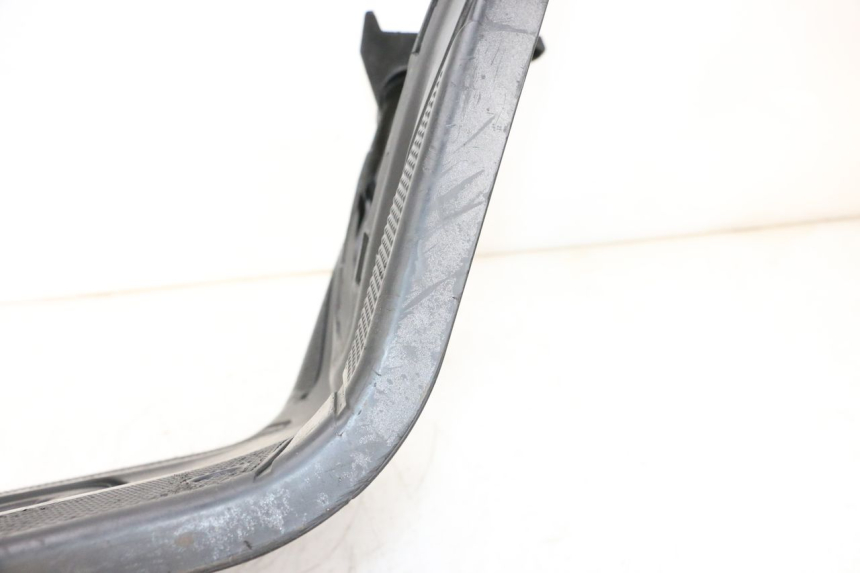 photo de MARCHE PIED MBK BOOSTER SPIRIT NAKED 50 (2004 - 2017) - Détails caractéristiques