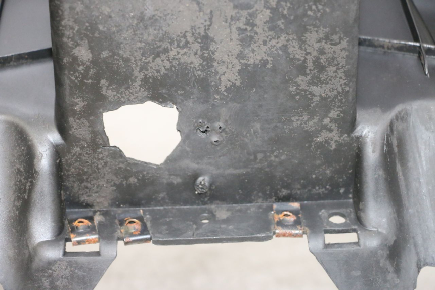 photo de MARCHE PIED MBK BOOSTER SPIRIT NAKED 50 (2004 - 2017) - Points de fixation