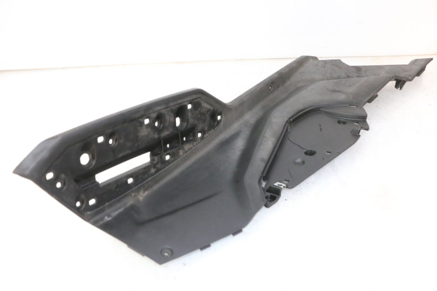 photo de MARCHE PIED DROIT QUADRO 4 4D 350 (2015 - 2018)