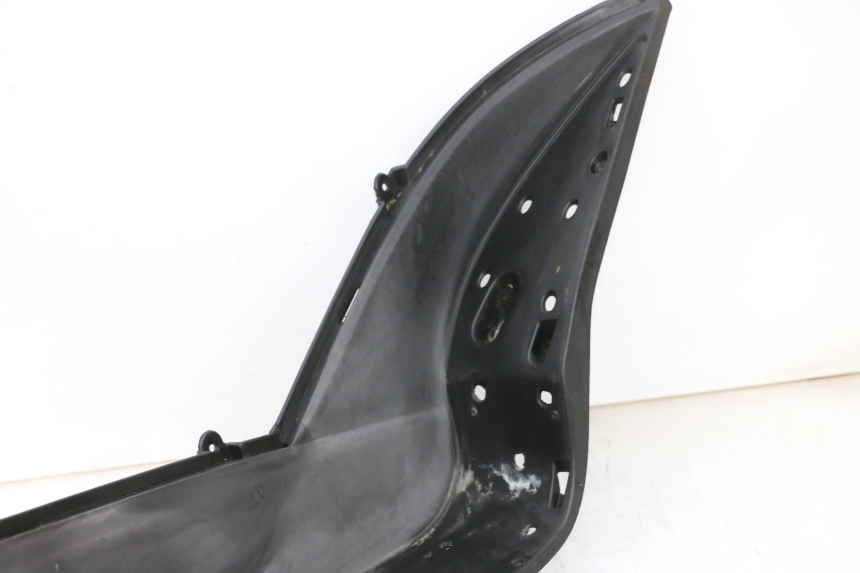 photo de MARCHE PIED DROIT JM MOTORS GTS 125 (2015 - 2019) - Détail de la pièce