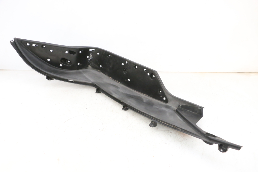 photo de MARCHE PIED DROIT JM MOTORS GTS 125 (2015 - 2019) - Gros plan technique