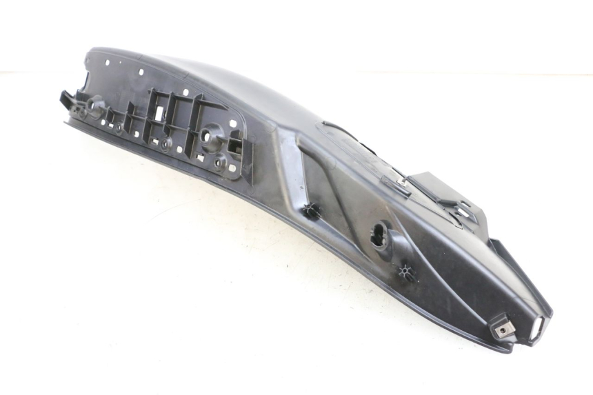 photo de MARCHE PIED DROIT PIAGGIO MP3 HPE 350 (2018 - 2020) - Gros plan technique