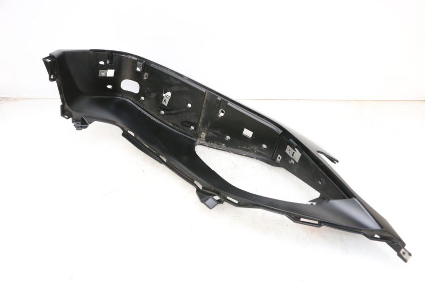 photo de MARCHE PIED DROIT PIAGGIO MP3 HPE 300 (2019 - 2026) - État de surface