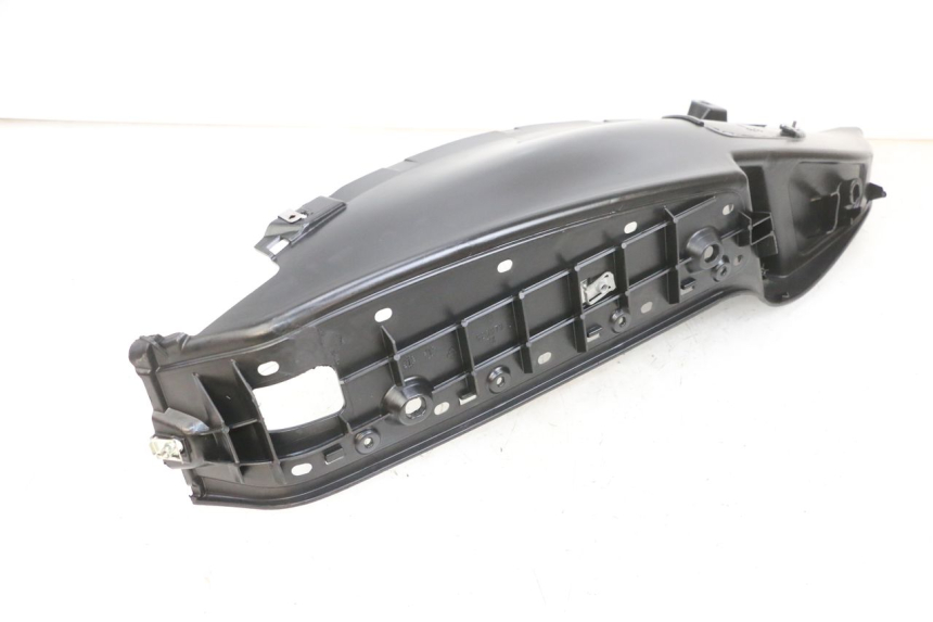 photo de MARCHE PIED DROIT PIAGGIO MP3 RL 250 (2007 - 2010) - Autre angle de vue