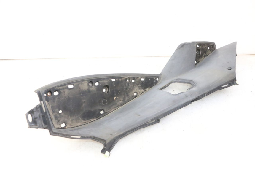 photo de MARCHE PIED DROIT PEUGEOT SATELIS 250 (2006 - 2012)